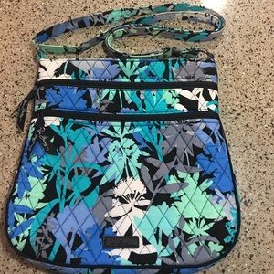 COPY - BRAND NEW!  Vera Bradley Triple Zip Hipster